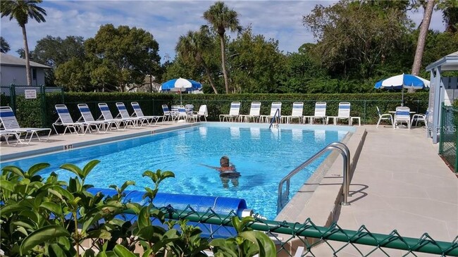 108 Nina Way in Oldsmar, FL - Building Photo - Building Photo