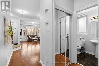 102 Sonesta Cir in Ottawa, ON - Building Photo - Building Photo