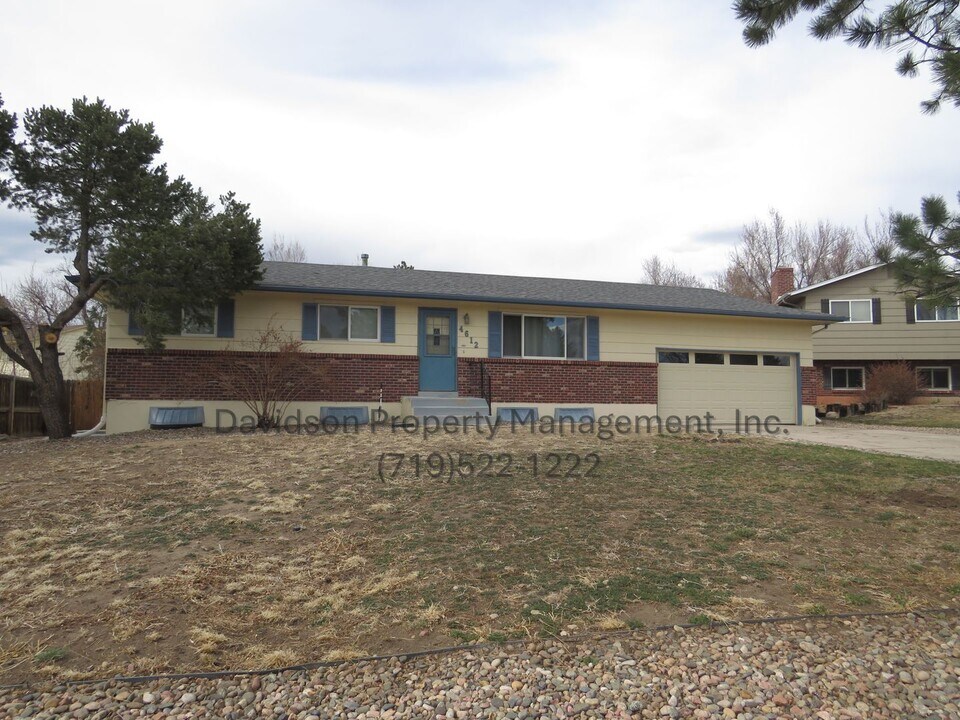 4612 Shadowglen Dr in Colorado Springs, CO - Building Photo