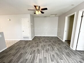 355 W 22nd St in Merced, CA - Building Photo - Building Photo