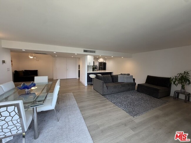 property at 10535 Wilshire Blvd