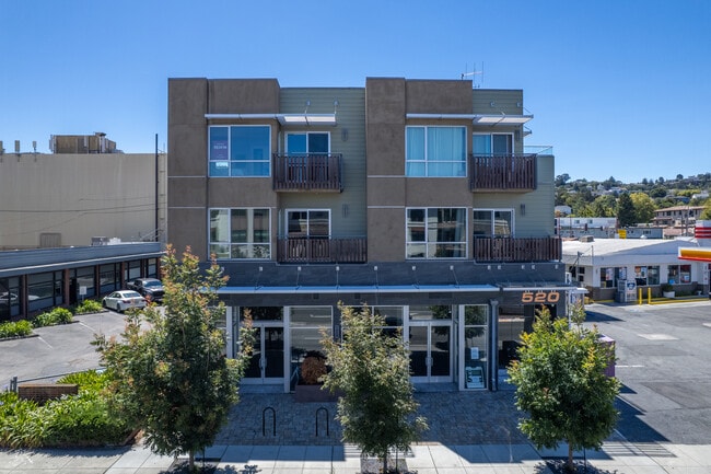 520 El Camino Real