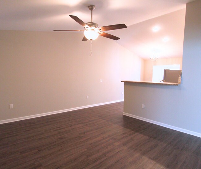 18 Excalibur Dr in Crawfordville, FL - Building Photo - Building Photo