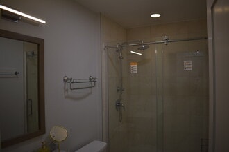 6587 Rolling Hills Dr in Rhinelander, WI - Foto de edificio - Building Photo