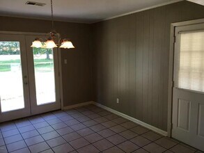 320 Poplar Dr in Ocean Springs, MS - Foto de edificio - Building Photo