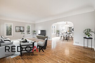 109 S Sycamore Ave in Los Angeles, CA - Building Photo