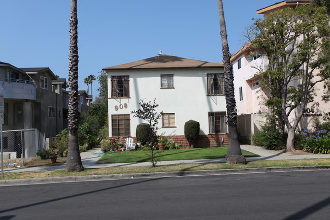 908 5th St in Santa Monica, CA - Foto de edificio - Building Photo