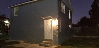 315 Ronceverte Ave, Unit 315 in Ronceverte, WV - Building Photo
