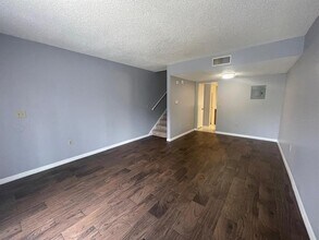 4117 S Semoran Blvd in Orlando, FL - Building Photo - Building Photo