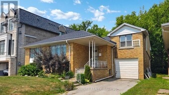 174 Caribou Rd in Toronto, ON - Building Photo