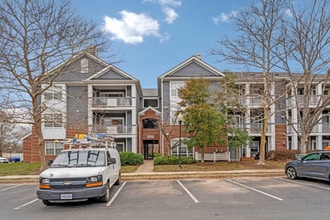 20320 Beechwood Terrace in Ashburn, VA - Foto de edificio - Building Photo