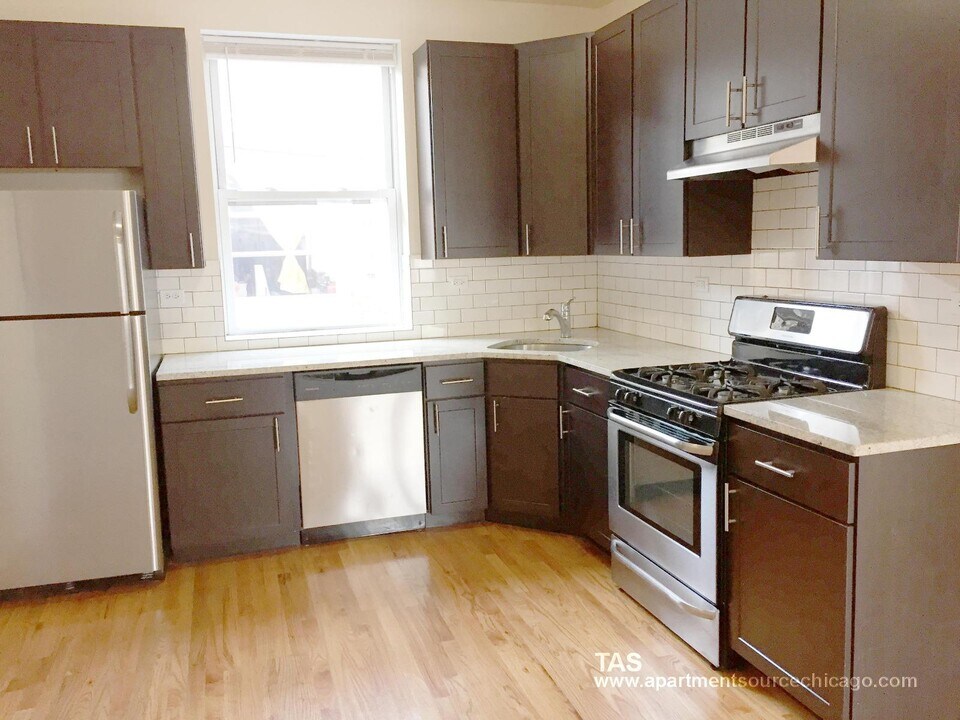 4838 N Wolcott Ave, Unit 3B in Chicago, IL - Foto de edificio