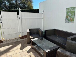 5555 Ludlam Rd in Miami, FL - Building Photo - Building Photo