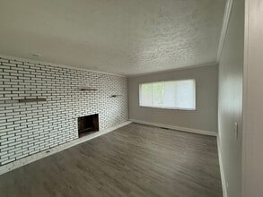 1958 Redwood St in Reynoldsburg, OH - Building Photo - Building Photo