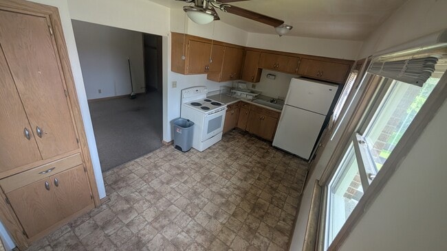 7269 W Lakefield Dr, Unit #4 in Milwaukee, WI - Building Photo - Building Photo