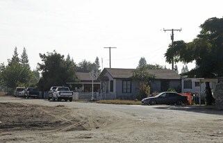 3223 E Houston in Visalia, CA - Building Photo