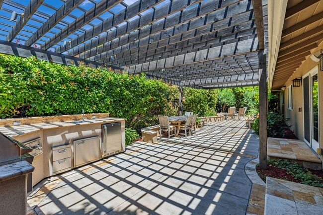 1079 Syracuse Dr in Sunnyvale, CA - Building Photo - Building Photo