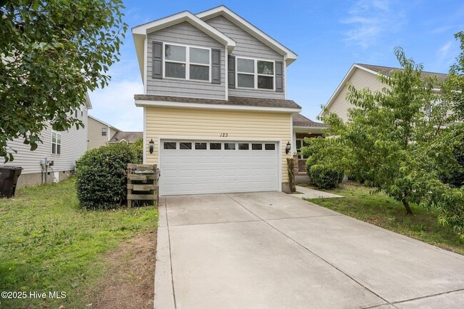 123 Lightwater Dr in Aberdeen, NC - Foto de edificio - Building Photo