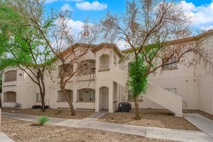 5655 E Sahara Ave in Las Vegas, NV - Building Photo