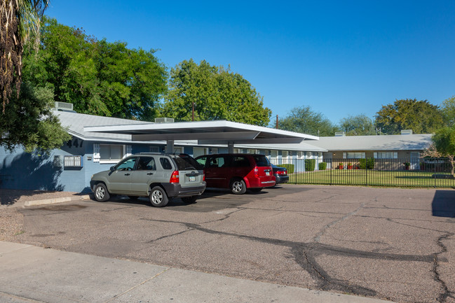 Olive Apartments in Mesa, AZ - Building Photo - Building Photo