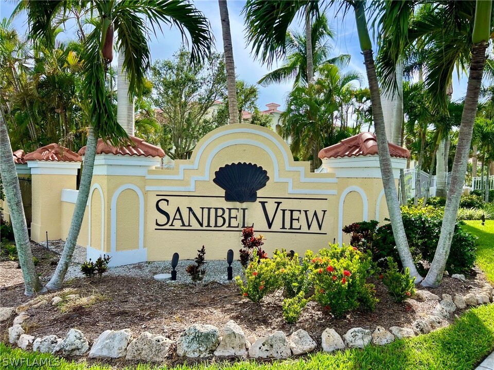 20061 Sanibel View Cir in Ft. Myers, FL - Building Photo