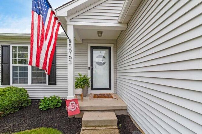 8963 Newmills Ln in Lewis Center, OH - Building Photo - Building Photo