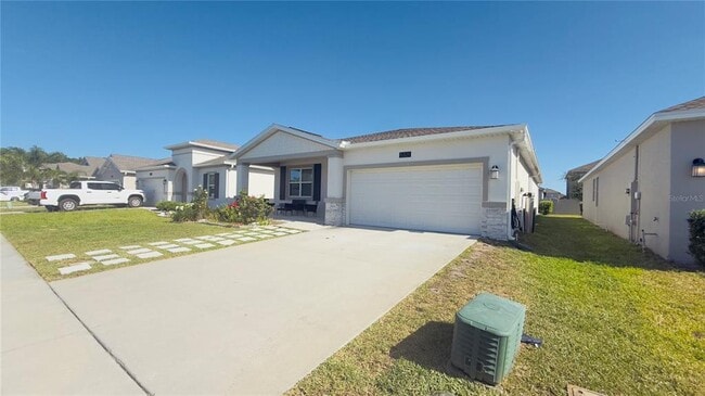 5321 Amersham Ln in St. Cloud, FL - Foto de edificio - Building Photo