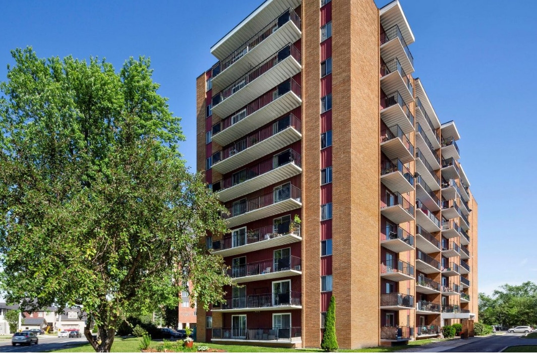 Riverside Tower in Windsor, ON - Building Photo