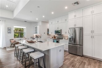1245 Imperial Dr in Naples, FL - Foto de edificio - Building Photo
