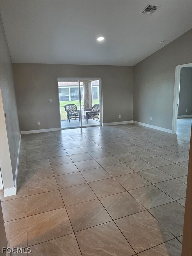 1117 Gordon Ave S in Lehigh Acres, FL - Building Photo - Building Photo