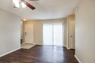 18515 Denise Dale Ln in Houston, TX - Building Photo - Building Photo