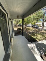 935 Allen Ave in New Braunfels, TX - Building Photo