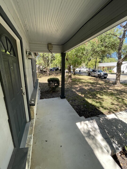 935 Allen Ave in New Braunfels, TX - Building Photo