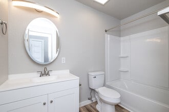 Green Acres Apartments in East Grand Forks, MN - Building Photo - Interior Photo