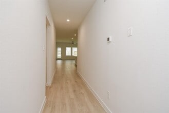4906 Oakwood Dr in Fresno, TX - Building Photo - Building Photo