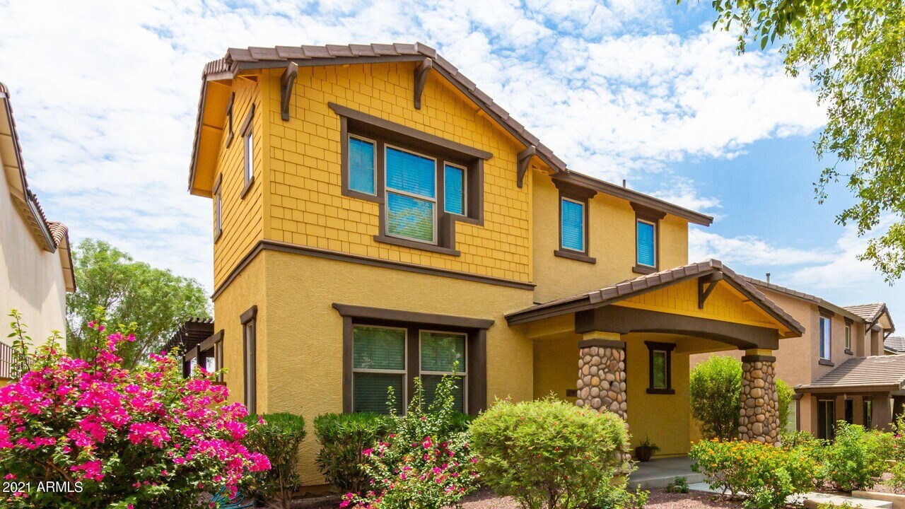 21051 W Wycliff Dr in Buckeye, AZ - Building Photo