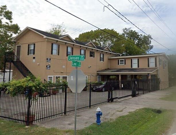 2119 Jensen Dr in Houston, TX - Building Photo