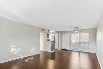 419 Marshall St, Unit 10 in Houston, TX - Foto de edificio - Building Photo