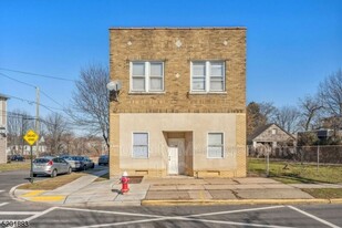 1501 S Wood Ave in Linden, NJ - Building Photo
