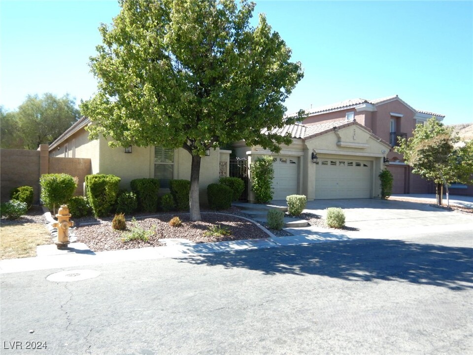 6039 Aromatico Ct in Las Vegas, NV - Building Photo