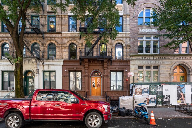 52 E 7th St in New York, NY - Building Photo - Building Photo