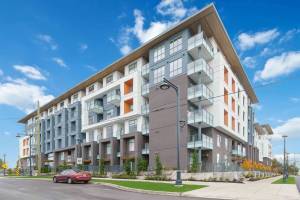 10828 139a St in Surrey, BC - Building Photo