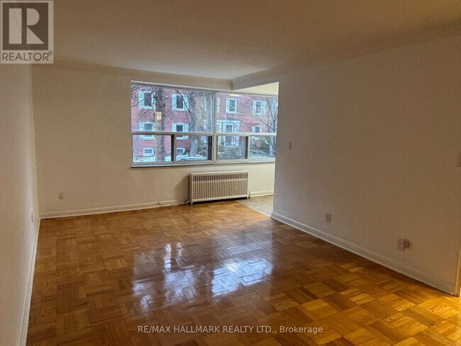 134 Lawton Blvd in Toronto, ON - Building Photo - Building Photo