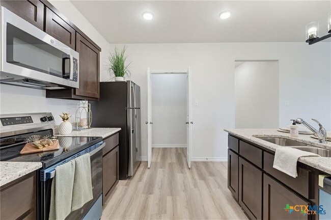 504 Adley Ave
