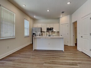 6689 Atlantic Bch Ave in Wesley Chapel, FL - Building Photo - Building Photo