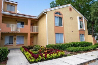 917 Coral Club Dr in Coral Springs, FL - Building Photo - Building Photo