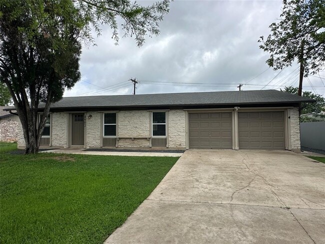 4902 Winding Trail in Austin, TX - Building Photo - Building Photo