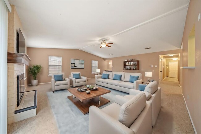 9012 Texas Sun Dr in Austin, TX - Building Photo - Building Photo