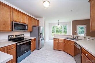 11012 Jimmy Ridge Dr in North Chesterfield, VA - Building Photo - Building Photo
