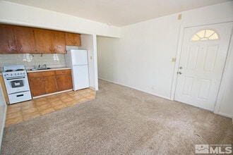 1050 Holcomb Ave in Reno, NV - Building Photo - Building Photo